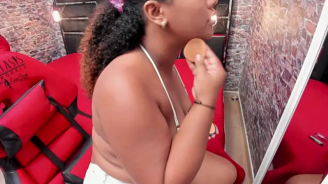 Snapshot of ALYANNA_HOT_ chatting on October 2025 11:31:01 AM ALYANNA HOT online show from October 2025 11:31:01 AM