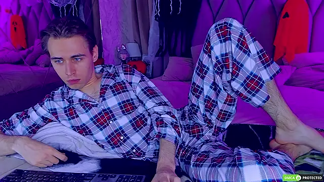 WilliamDyson online show from October 2025 03:07:01 AM