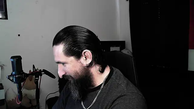 DevilPup75  online show from April 2026 02:00:02 PM