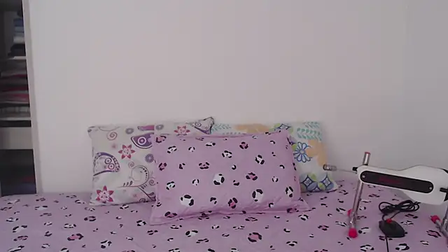 Tiiana online show from April 2026 01:43:02 PM