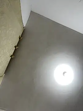 Valen1800 online show from April 2026 02:47:02 AM