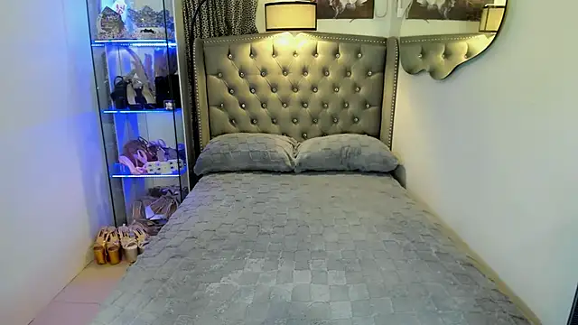 Claudia empress online show from September 2025 11:09:02 PM