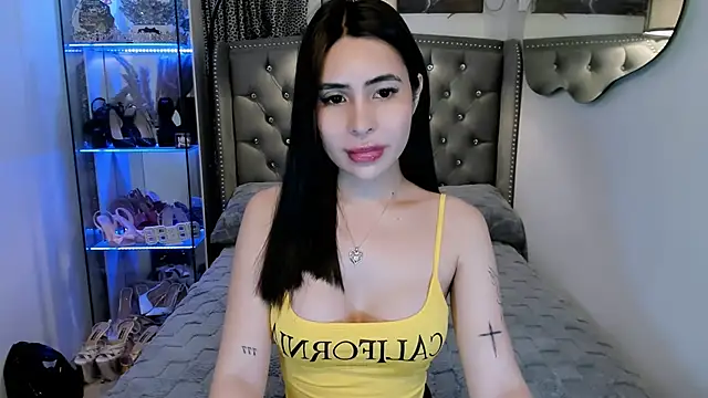 Claudia empress online show from October 2025 08:20:02 PM