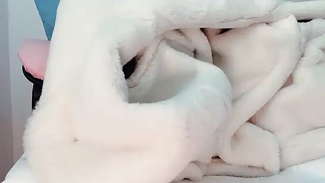 Snapshot of Eloise131499 chatting on January 2026 01:24:01 PM Eloise131499 online show from January 2026 01:24:01 PM