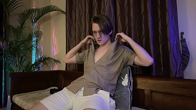 Snapshot of KellyTwink chatting on July 2026 05:30:01 PM KellyTwink online show from July 2026 05:30:01 PM