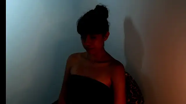 Snapshot of meganmiauu chatting on July 2026 09:35:01 AM meganmiauu online show from July 2026 09:35:01 AM