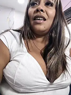 EmilyDuran  online show from November 2025 05:26:01 PM