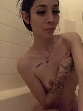 lovinlush online show from February 2026 10:11:01 PM