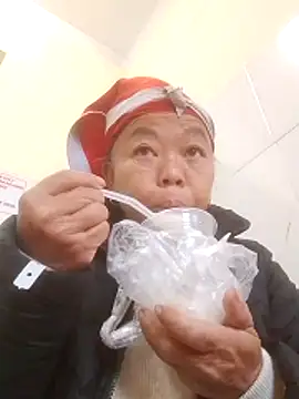 VangLe73 online show from December 2025 12:40:01 AM