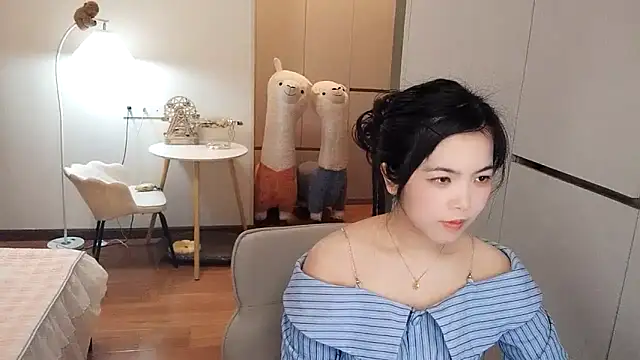 XiaoAnQi online show from November 2025 12:26:01 PM