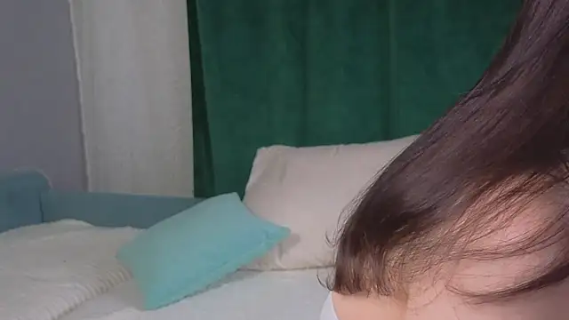 FalineBeacher online show from November 2025 01:04:01 PM