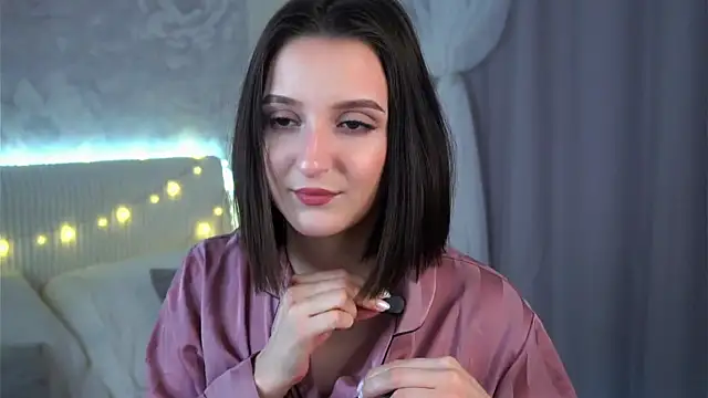 FalineBeacher online show from April 2026 01:11:01 AM