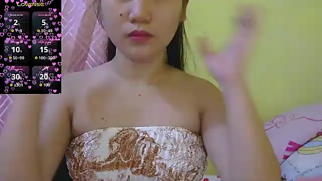 Snapshot of HornyAsian4uxx chatting on November 2025 02:31:02 PM HornyAsian4uxx online show from November 2025 02:31:02 PM