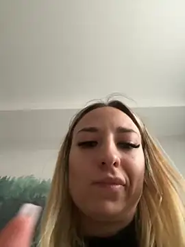 Snapshot of Celine_charme chatting on October 2025 10:56:02 AM Celine charme online show from October 2025 10:56:02 AM