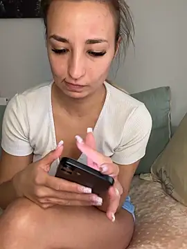 Snapshot of Celine_charme chatting on October 2025 03:00:01 PM Celine charme online show from October 2025 03:00:01 PM