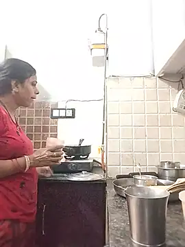 Snapshot of Soniya_Roy chatting on May 2026 05:03:02 AM Soniya Roy online show from May 2026 05:03:02 AM
