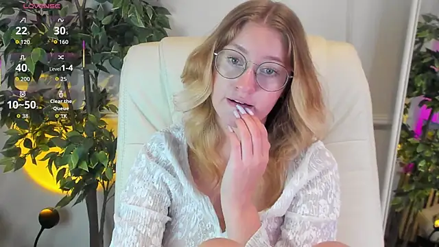 Snapshot of Nerissa_xo chatting on October 2025 09:02:01 PM Nerissa xo online show from October 2025 09:02:01 PM