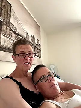 Curvy-Jinx online show from September 2025 07:32:01 AM