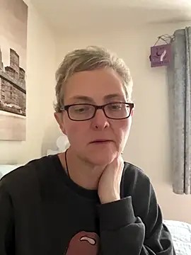 Curvy-Jinx online show from November 2025 08:16:02 AM