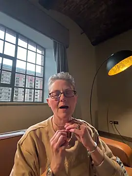 Curvy-Jinx online show from February 2026 05:00:01 PM