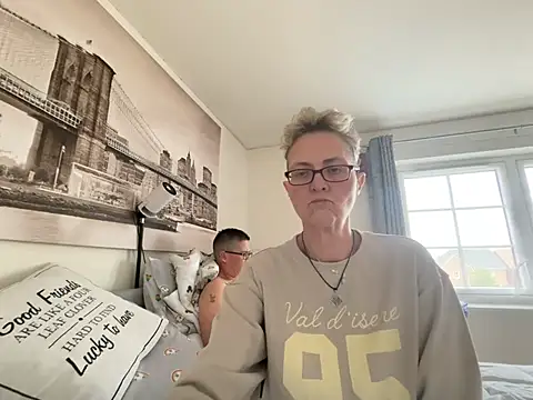 Curvy-Jinx online show from April 2026 12:08:02 PM