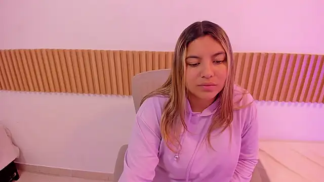 OliviaSweett online show from June 2026 06:23:01 PM