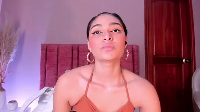 LunaAspen  online show from February 2026 06:03:01 PM