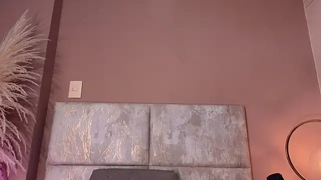 LunaAspen  online show from April 2026 06:03:01 PM