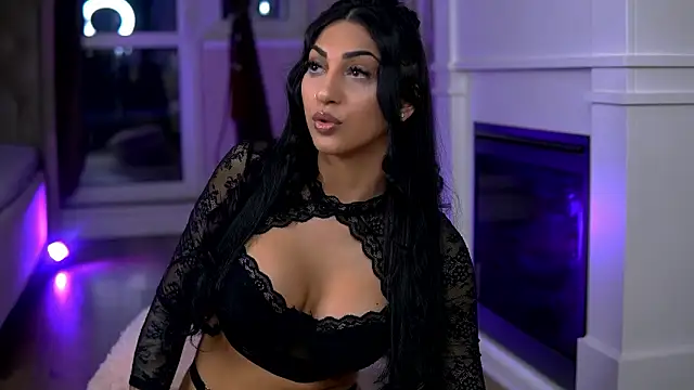 EmaHallee online show from March 2026 04:06:01 AM