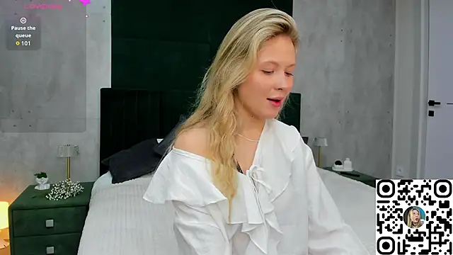 Snapshot of Margo-pvt chatting on October 2025 01:41:02 AM Margo-pvt online show from October 2025 01:41:02 AM