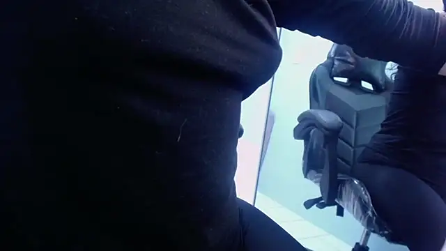 victoria hernandez t  online show from October 2025 12:56:02 PM