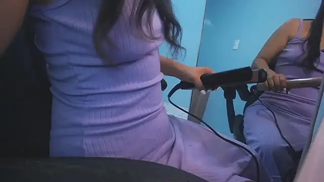 victoria hernandez t  online show from November 2025 12:59:02 PM