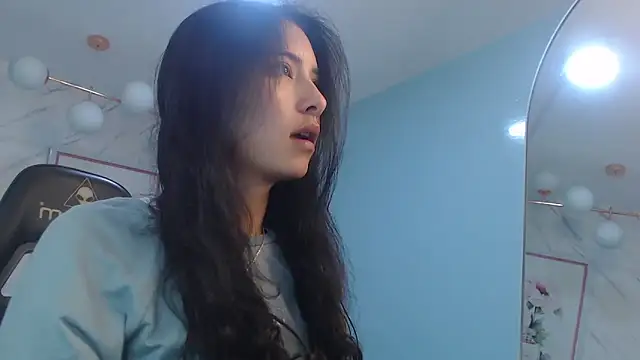 victoria hernandez t  online show from April 2026 01:11:01 PM