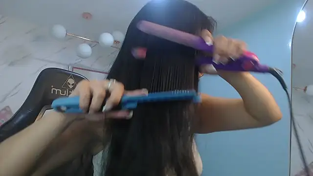 victoria hernandez t  online show from April 2026 12:55:02 PM