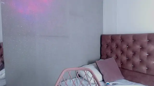 Snapshot of Stefany_44 chatting on November 2025 06:17:01 PM Stefany 44 online show from November 2025 06:17:01 PM