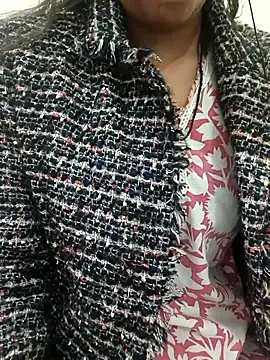 Alia-00 online show from December 2025 04:06:02 AM