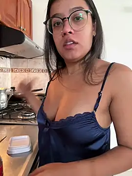 Camila Bustamante online show from June 2026 01:55:01 PM
