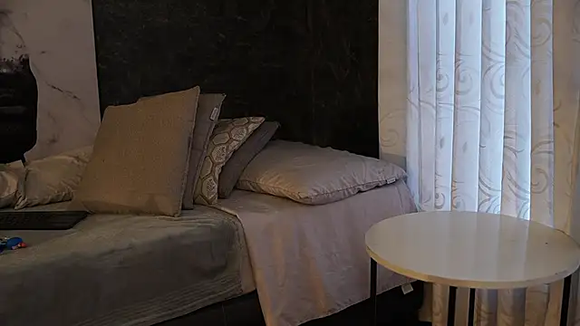 Thiago Valente online show from October 2025 01:09:02 PM