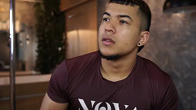 Thiago Valente online show from October 2025 12:59:01 PM