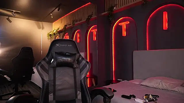 Thiago Valente online show from April 2026 01:14:02 PM