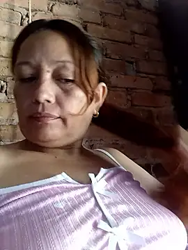 Snapshot of marinita13 chatting on June 2026 02:39:01 PM marinita13 online show from June 2026 02:39:01 PM