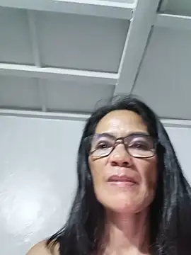 Snapshot of ImYourWoman_55 chatting on May 2026 05:44:01 PM ImYourWoman 55 online show from May 2026 05:44:01 PM