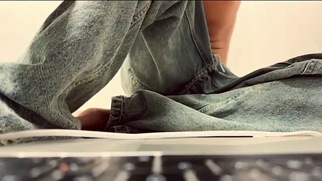 Snapshot of Max_Rain chatting on October 2025 03:40:02 AM Max Rain online show from October 2025 03:40:02 AM