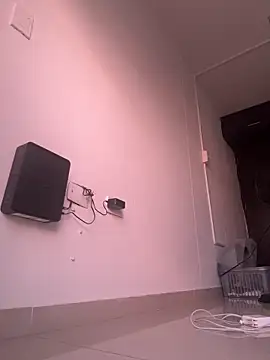 Snapshot of Max_Rain chatting on November 2025 03:44:02 PM Max Rain online show from November 2025 03:44:02 PM