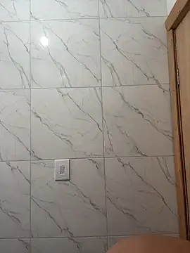 Snapshot of Chloe_Leaozinho chatting on November 2025 05:01:02 PM Chloe Leaozinho online show from November 2025 05:01:02 PM