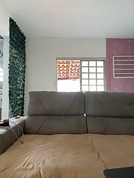 Snapshot of Chloe_Leaozinho chatting on November 2025 06:50:02 PM Chloe Leaozinho online show from November 2025 06:50:02 PM