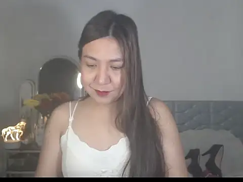 stellahugeX online show from November 2025 05:01:02 PM