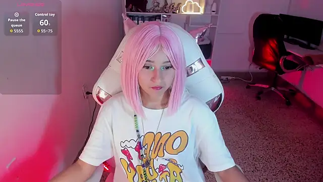 Snapshot of Molly_sweetlove chatting on November 2025 06:53:02 PM Molly sweetlove online show from November 2025 06:53:02 PM