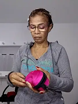 Merybeks online show from October 2025 10:33:01 AM