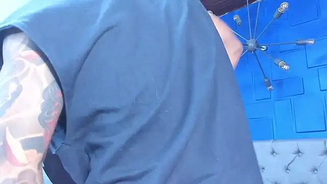 andres-clark92 online show from December 2025 05:08:02 PM